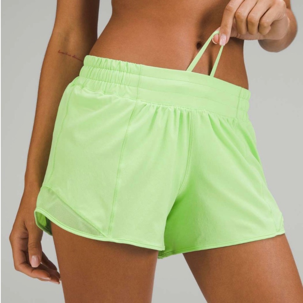 Lululemon Hotty Hot Low-Rise Lined Short 4”